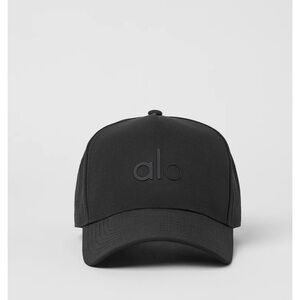 Alo yoga performance trucker hat